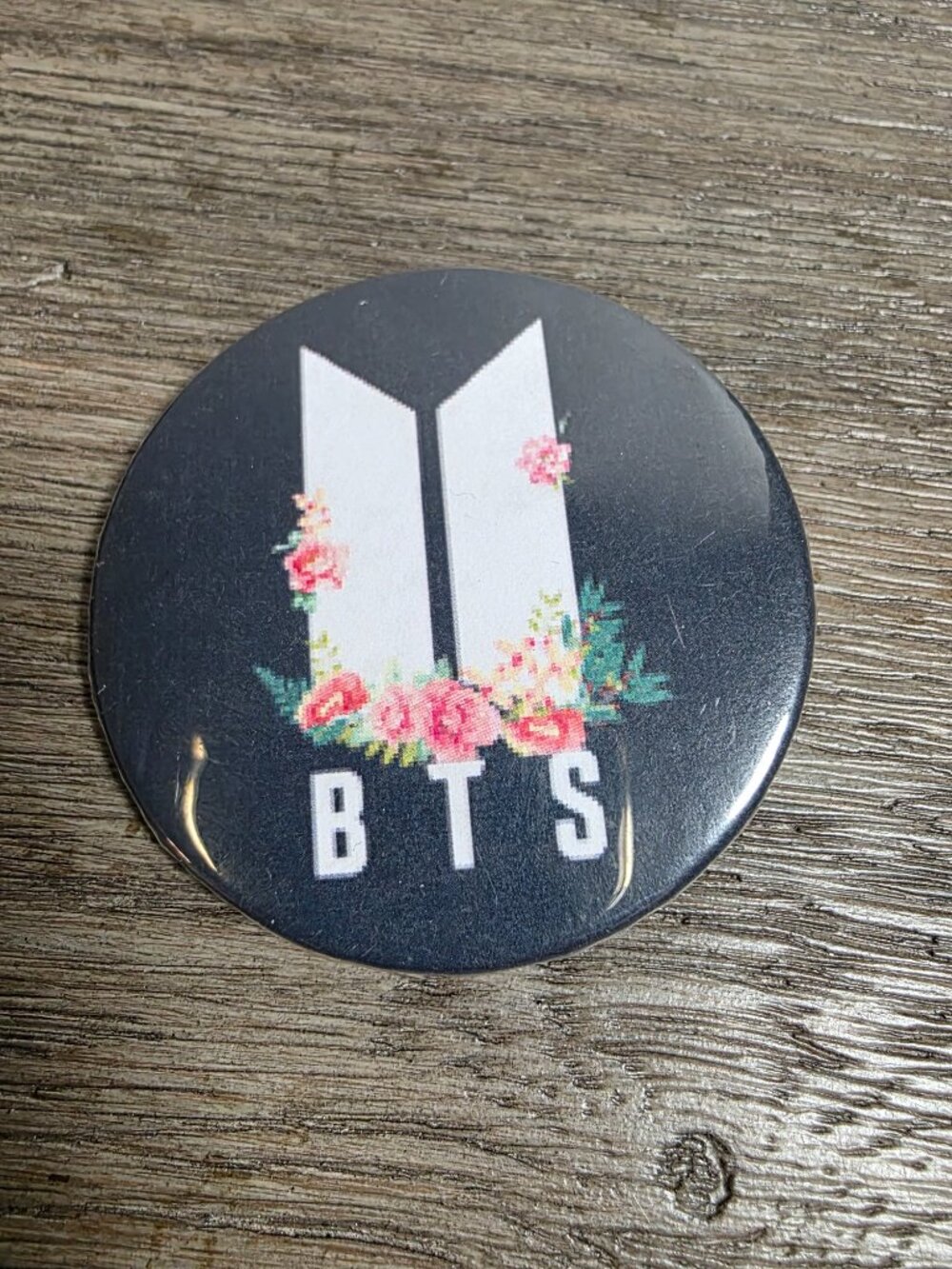 Three (3) BTS Buttons SUGA K-Pop Korea Concert ARMY Mint Yoongi - Picture 3 of 5
